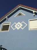 Einfache Ornamente zur Belebung der Fassade